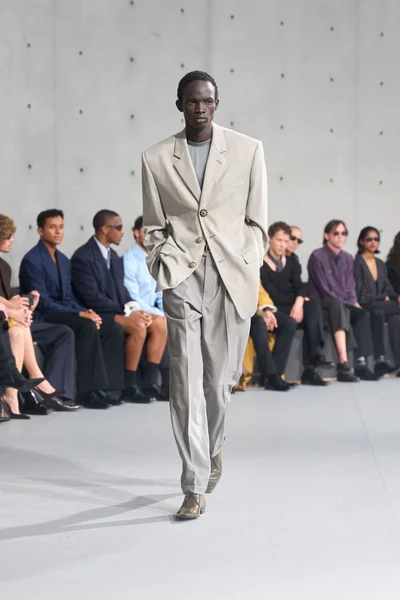 Look 1